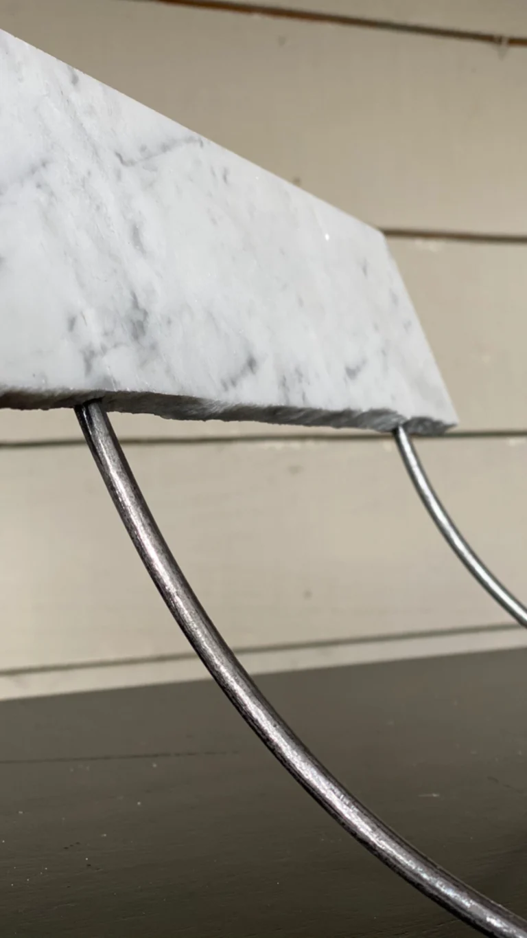 marmer bookstand